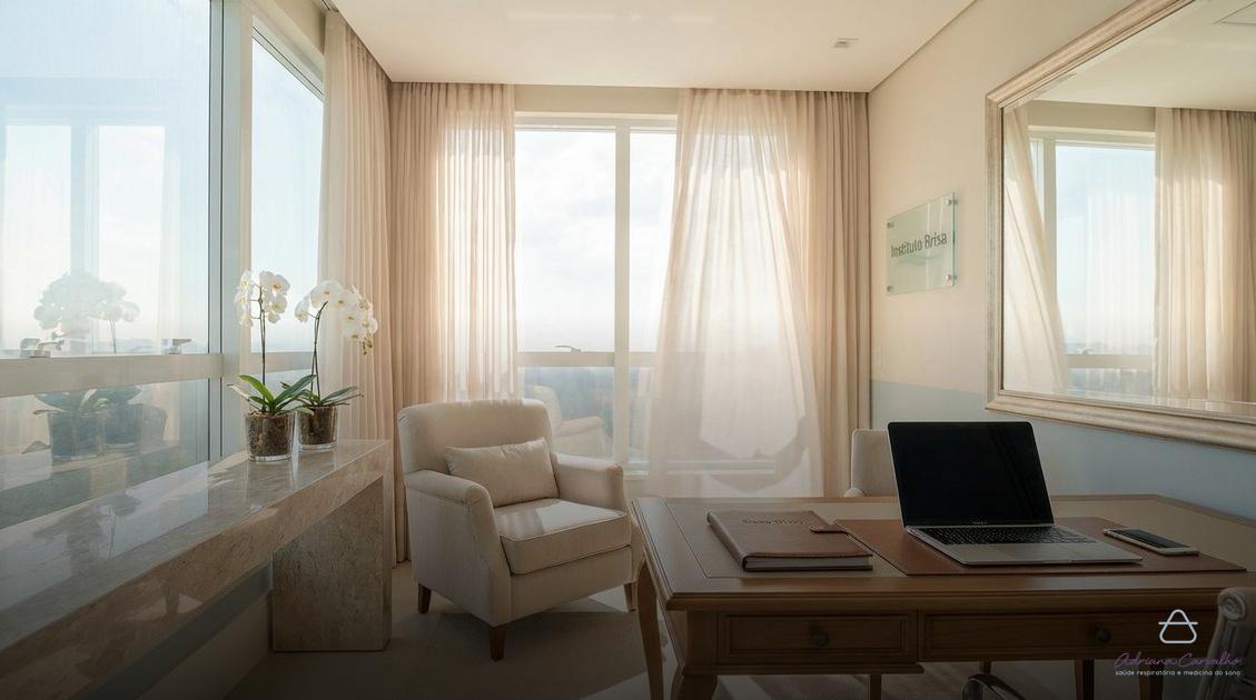 Dra. Adriana Carvalho Pneumologista; especialista em medicina do sono; especialista em medicina do sono em Uberlândia; tratamento para insônia sem remédios; tratamento para insônia sem remédios em Uberlândia; terapia cognitivo comportamental para insônia TCC-I; tratamento para apneia do sono e ronco; tratamento para apneia do sono e ronco em Uberlândia; adaptação ao uso do CPAP; Instituto Brisa clínica respiratória; pneumologista com atendimento online particular; acompanhamento contínuo para asma e DPOC; médica especialista em distúrbios do sono; médica especialista em distúrbios do sono em Uberlândia; medicina do estilo de vida sono; tratamento para fibrose pulmonar idiopática; tratamento para fibrose pulmonar idiopática em Uberlândia; desmame de remédio para dormir; pneumologia e saúde respiratória;diferença entre sono leve e sono profundo